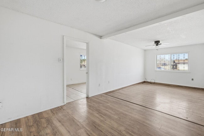 Building Photo - 8408 Reindeer Ave