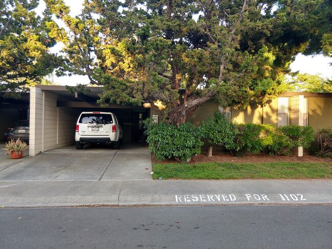 Front View - 1102 Pomeroy Avenue