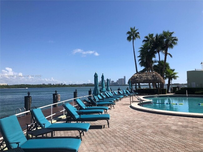 Primary Photo - 10350 W Bay Harbor Dr