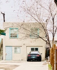 Building Photo - 215 Princeton Dr SE