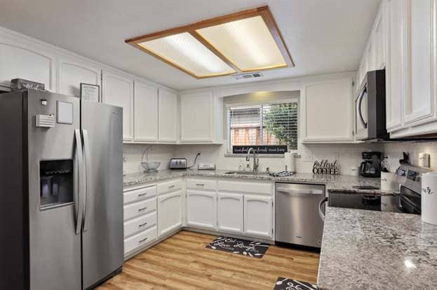 Building Photo - 2209 Prins Alexander Cir