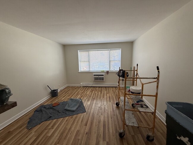 Building Photo - 1039 College Ave