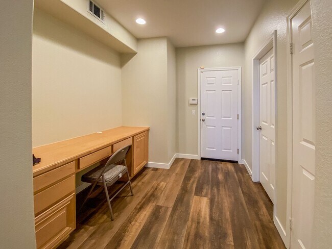 Building Photo - 7850 Via Belfiore