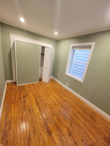 Building Photo - 73 Bartlett St