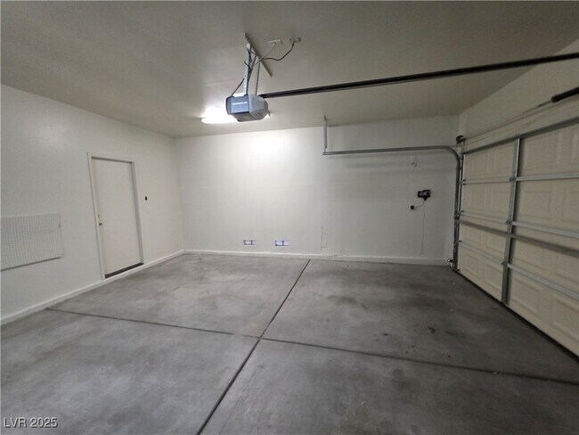 Building Photo - 8240 Aurora Peak Ave