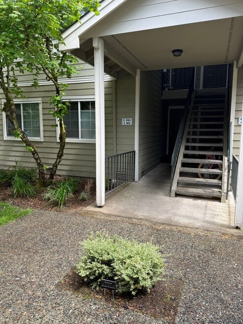 Building Photo - 755 5th Ave NW