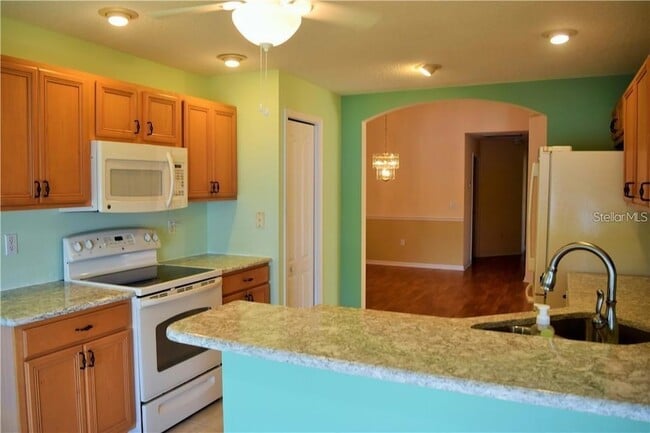 Building Photo - 29530 Waggle Dr