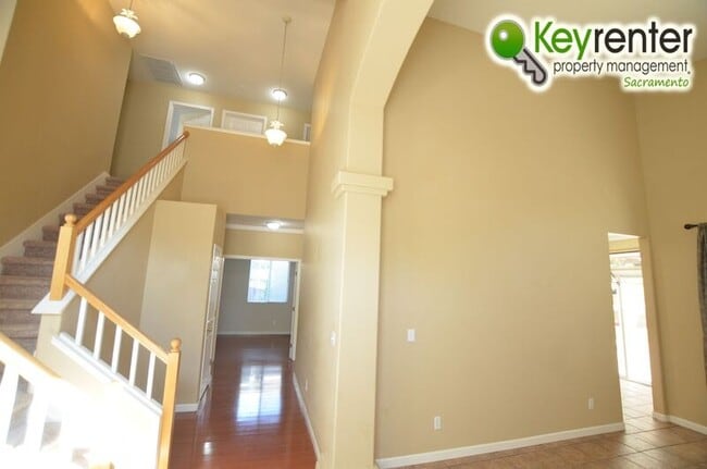 Building Photo - 1845 Ardfern Way
