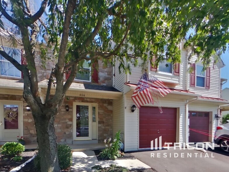 Primary Photo - 466 Berkshire Dr