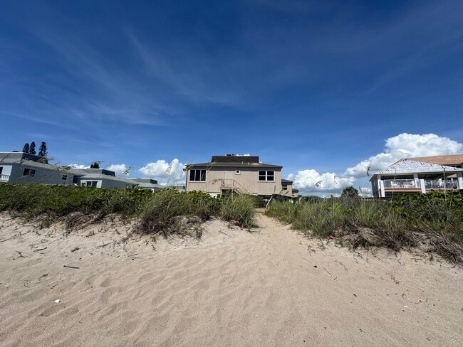 Building Photo - 1501 NE Ocean Blvd