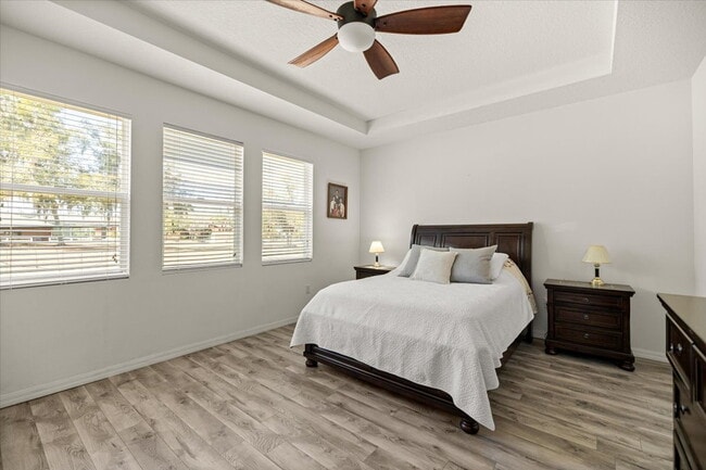 Building Photo - **Spacious 4-Bedroom, 3.5-Bath Home with Private Guest Suite and 3-Car Garage**
