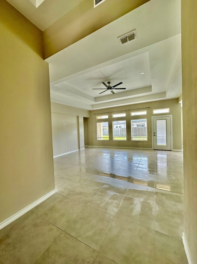 Building Photo - 5439 Barbwire Ln