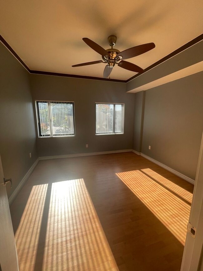Building Photo - 1 bedroom condo conveniently located in up...