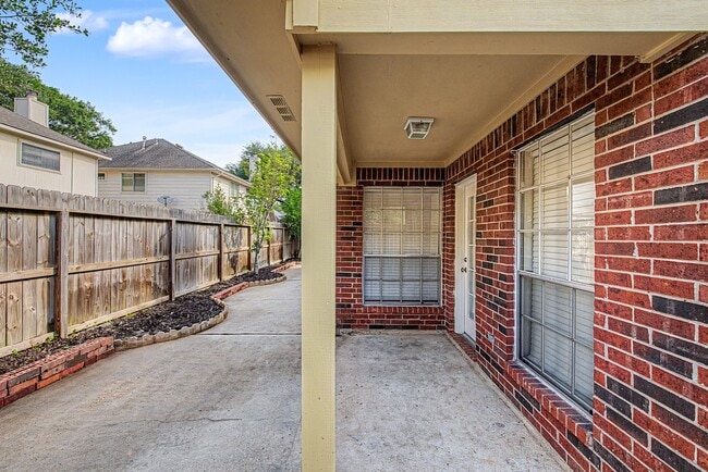 Building Photo - 2126 Highland Bay Ct