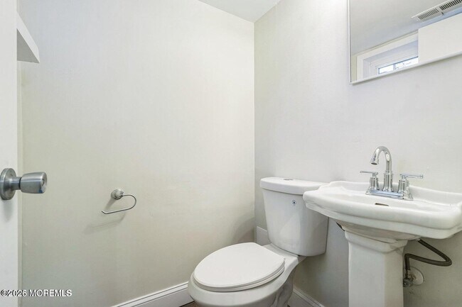 Building Photo - 1575 Deer Hollow Dr