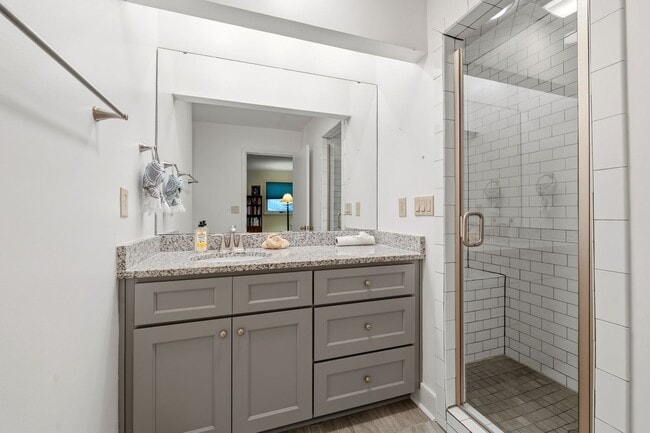 Building Photo - Contemporary 4bd/3.5ba Near Hope Valley + Home Equidistant to Downtown Durham & Chapel Hill!