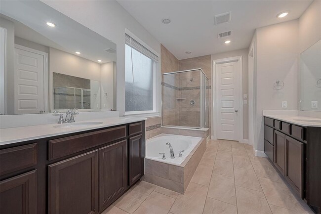 Building Photo - 707 Fresh Sage Crossing