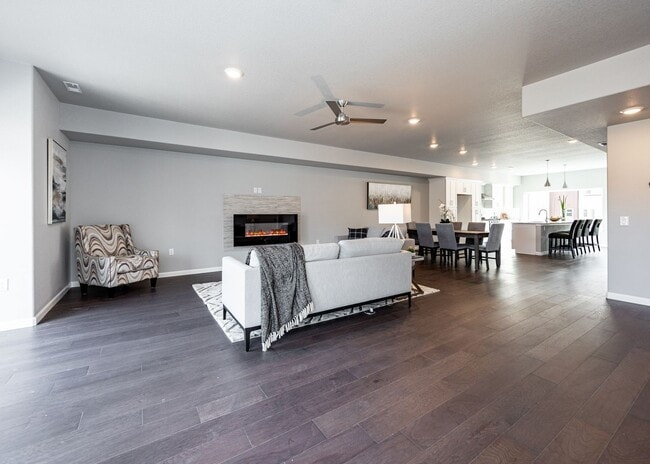 Building Photo - Luxury Executive Westside Townhouse with E...