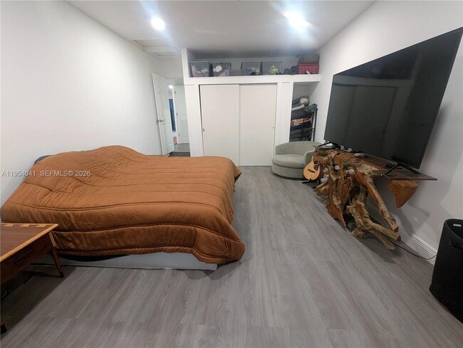 Building Photo - 220 SE 1st St