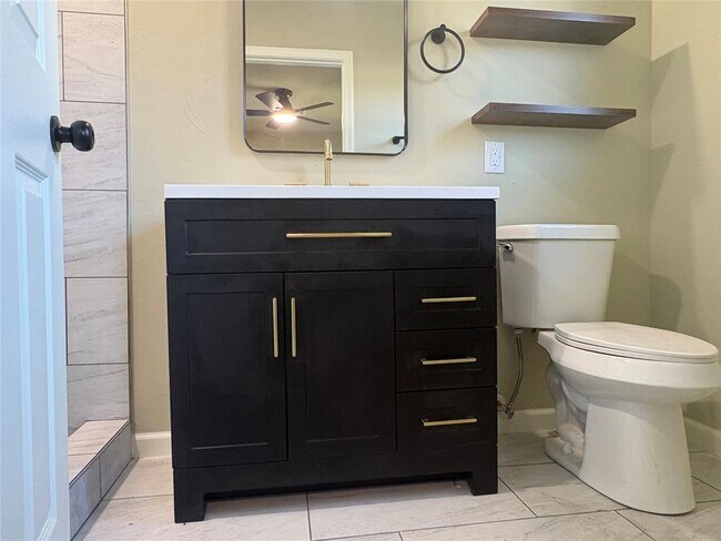 Building Photo - 205 NW 2nd St