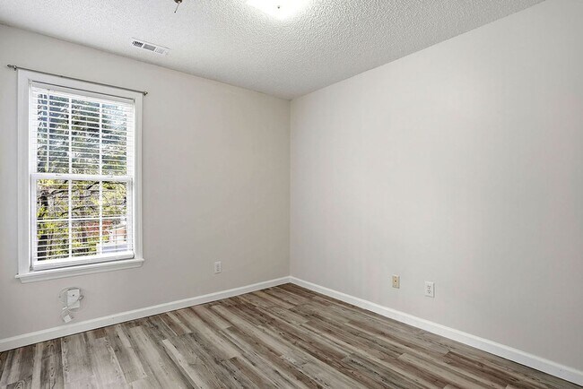 Building Photo - AVAILABLE NOW – INCENTIVES FOR THIS ONE!  $250 ADMIN FEE WAIVED- North Raleigh Location