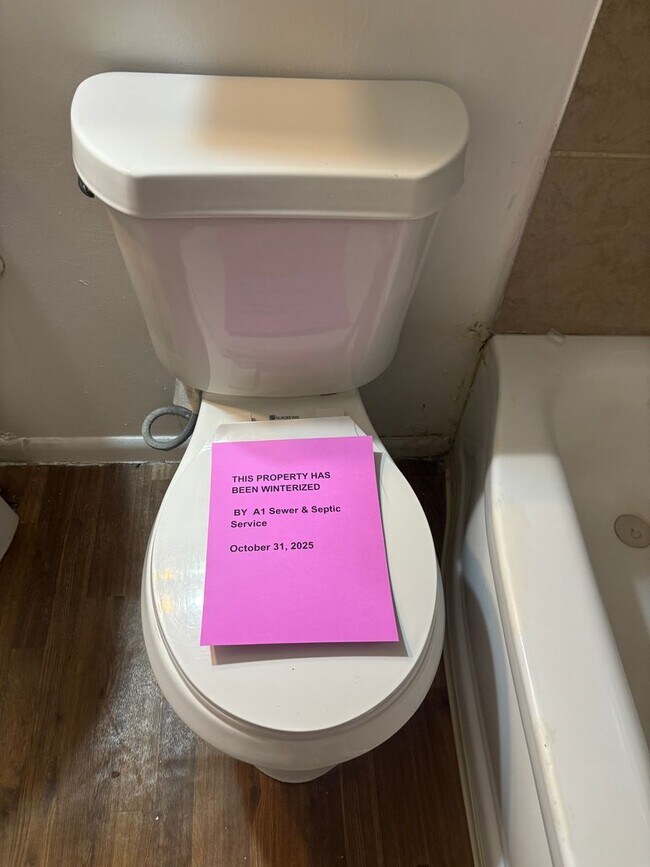 Building Photo - 3 Bedroom 1.5 Bath Home for rent