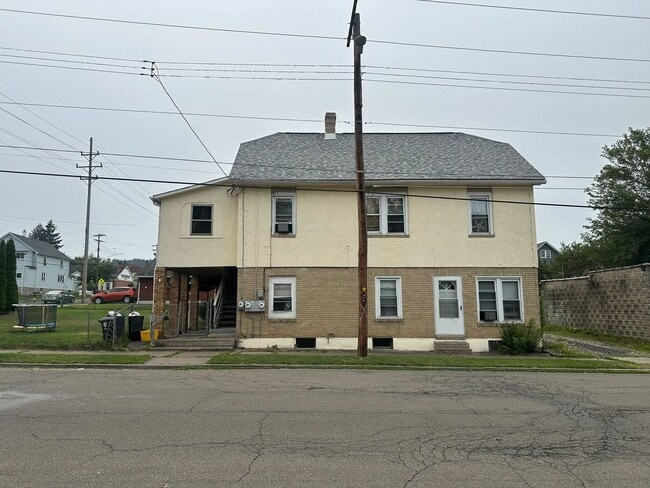 Building Photo - 1211 Pine St