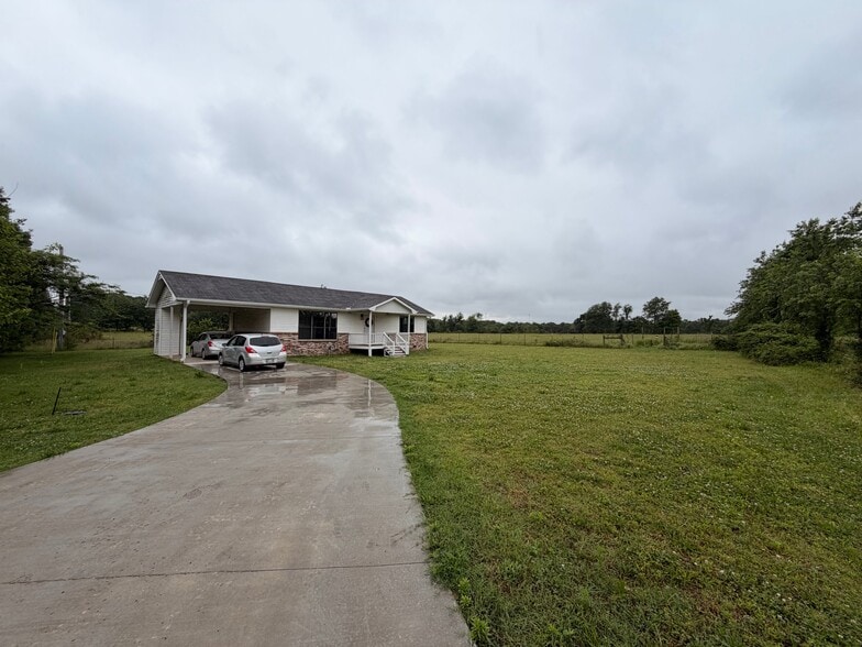 Building Photo - 18613 E Shepherd Rd