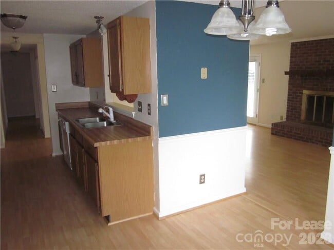 Building Photo - 11411 Misty Valley Ct