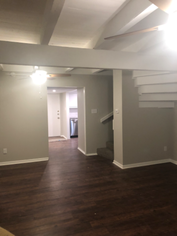 Building Photo - 208 E Starr Ave