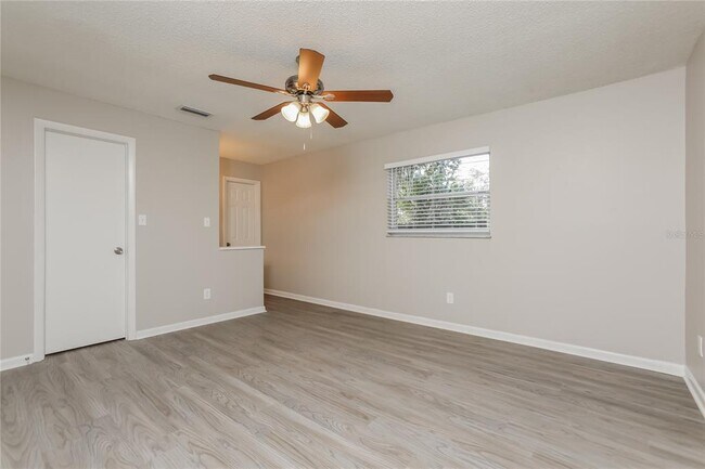 Building Photo - 3074 Riverbrook Dr