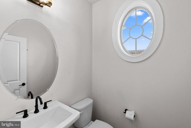 Building Photo - 5284 Ridgeview Retreat Dr