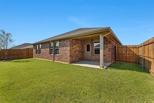 Building Photo - 552 Crestridge Dr N