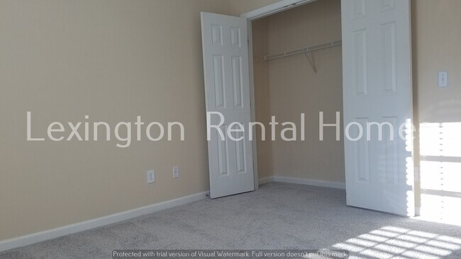Building Photo - 142 Savannah Hills Dr