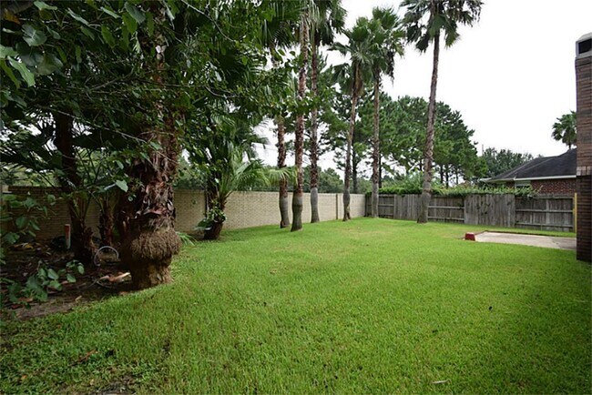 Building Photo - 12106 Laguna Pointe Ln