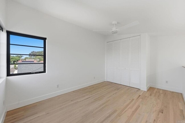 Building Photo - 1063 Buena Vista Way