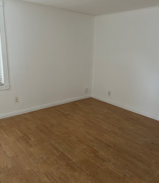 Building Photo - 239 S 200 W
