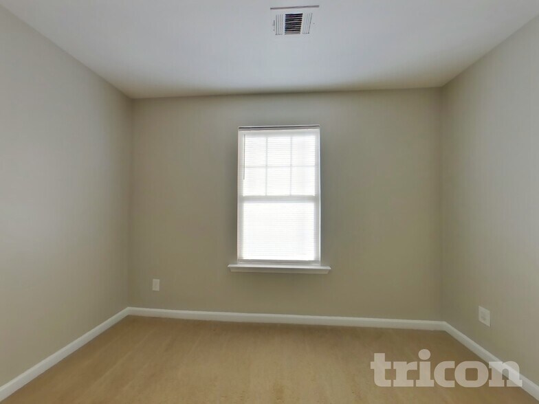 Building Photo - 1923 Ruby Mountain St