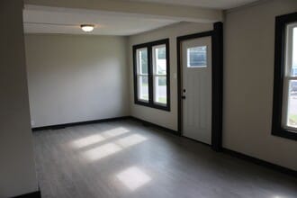 Building Photo - 317 S 6th St
