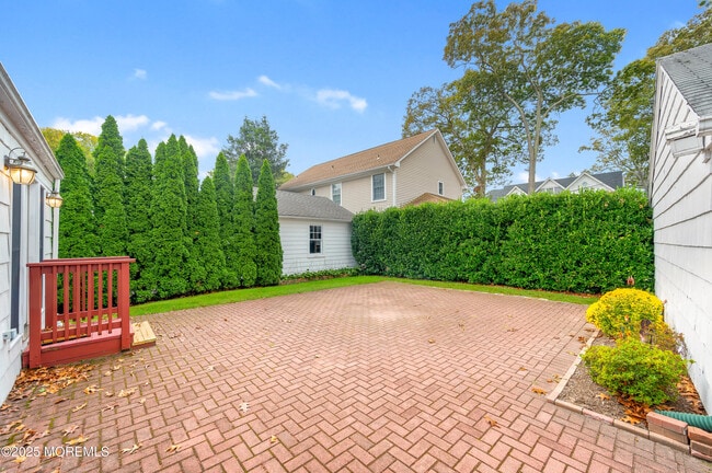 Building Photo - 2203 3rd Ave