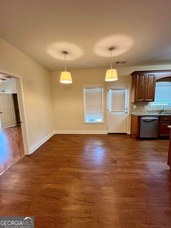 Building Photo - 104 Cottage Loop