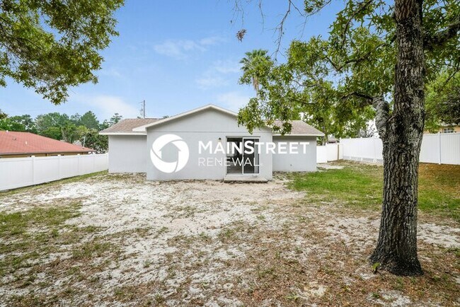 Building Photo - 3 Bedroom Pet-Friendly Home in Spring Hill, FL with Main Street Renewal