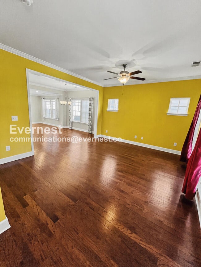 Building Photo - 2007 Oak Trail Dr