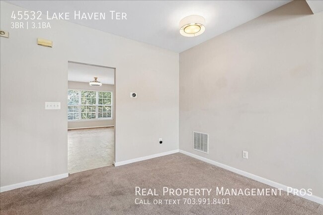 Building Photo - 45532 Lake Haven Terrace