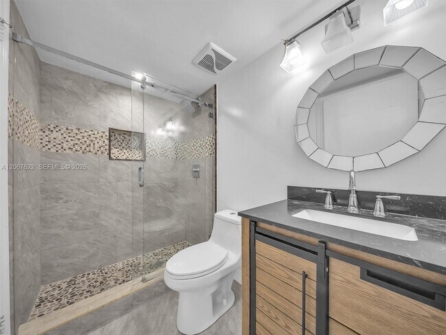 Building Photo - 670 NW 85th Pl