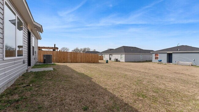 Building Photo - 2525 E Fox Mdw St