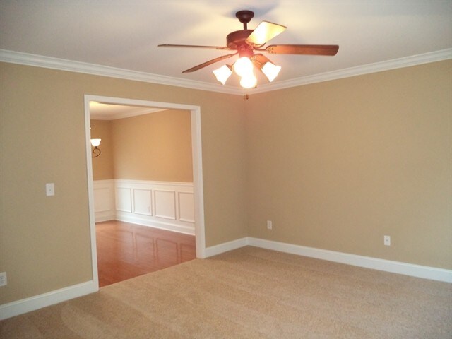 Building Photo - 6317 Stillglen Ln