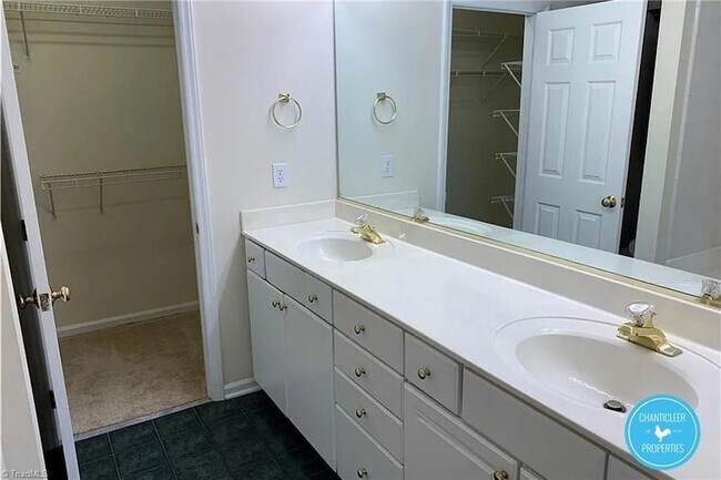 Building Photo - 7509 Riverside Ct