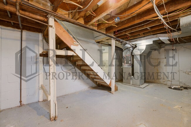 Building Photo - 571 S Roosevelt St