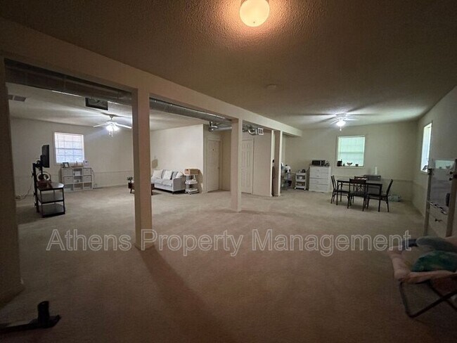 Building Photo - 1824 Cedar Shoals Dr